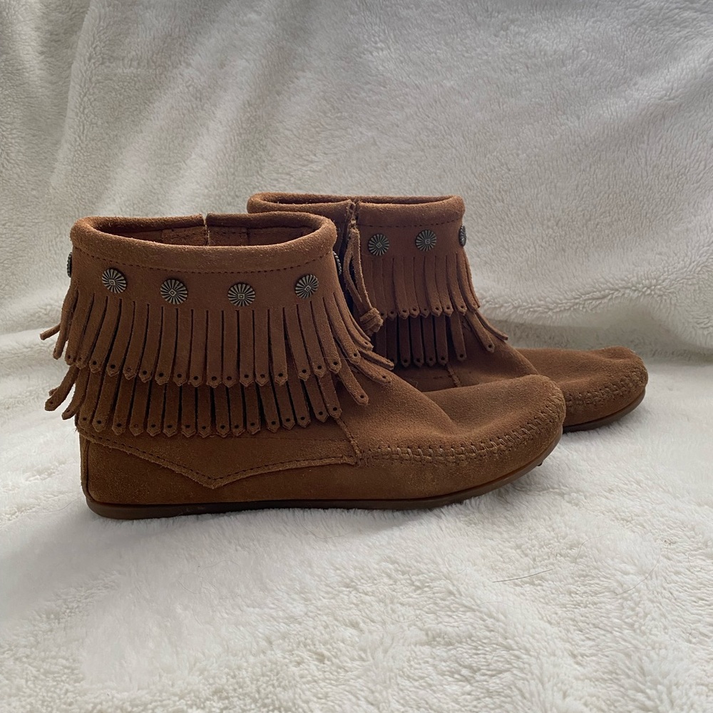 Minnetonka Fringe Bootie/Moccasin